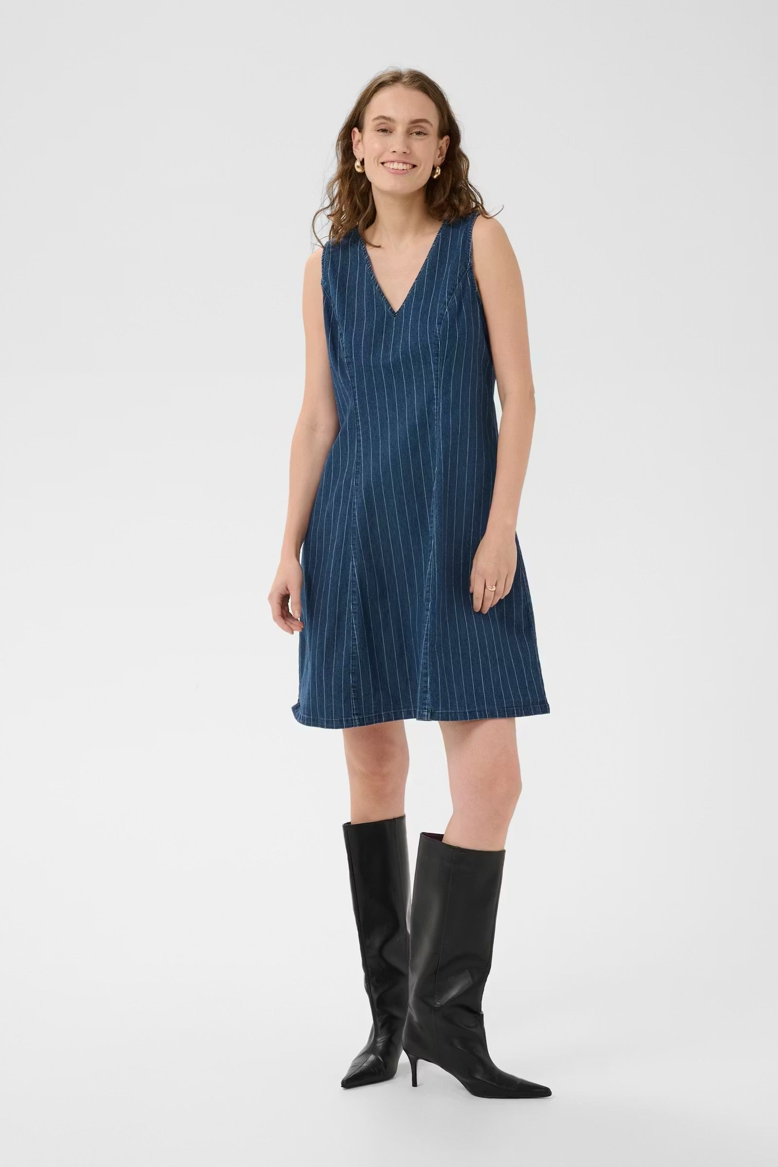 Culture Mai Renny Pinstripe Denim Dress – therapy:style